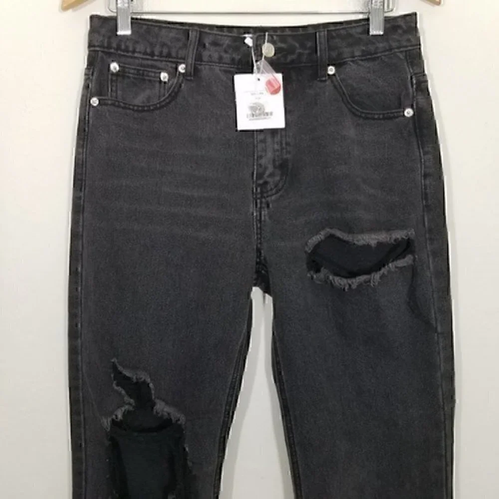 NWT Adika Cropped Distressed Jeans Size L